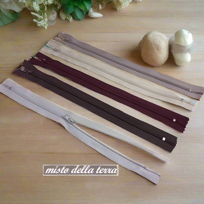 assortimento cerniere colori misto della terra chiusure lampo con zip per borse artigianali fai da te uncinetto lavori con ferri da maglia pochette stoffa clutch bags chunky borsette di cucito creativo