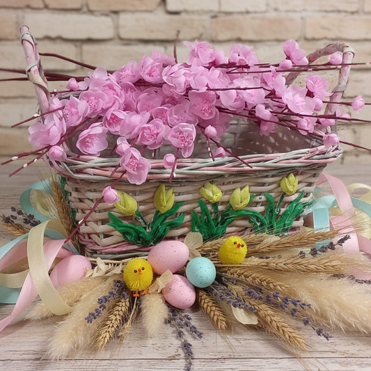 cestino idea fai da te riempitivo packaging confezione regalo ramo grande vetrina fiori di pesco finti artificiali rosa chiaro composizione piantina addobbi decorazioni vetrine negozio primavera pasquale