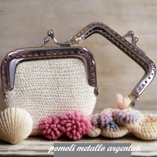 rettangolare piccola chiusura clic clac a scatto per borsellino portamonete uncinetto pochette mini clutch bag di tessuto stoffa pomoli metallo argentati

Details
JPG

• 1024 × 1024

• 279.2 kB

Added Jul 4, 2025

Used in
