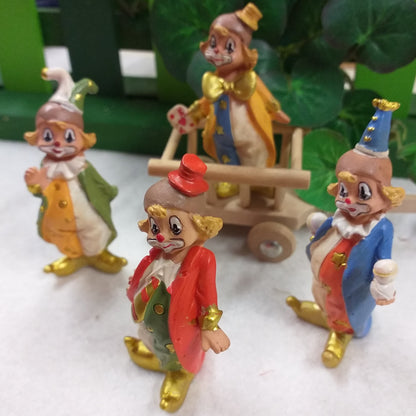 assortimento clown pagliacci statuine bomboniere tema circo personaggi da collezione per ricordini pensierini gadget aprifesta regalini natalizi portafortuna