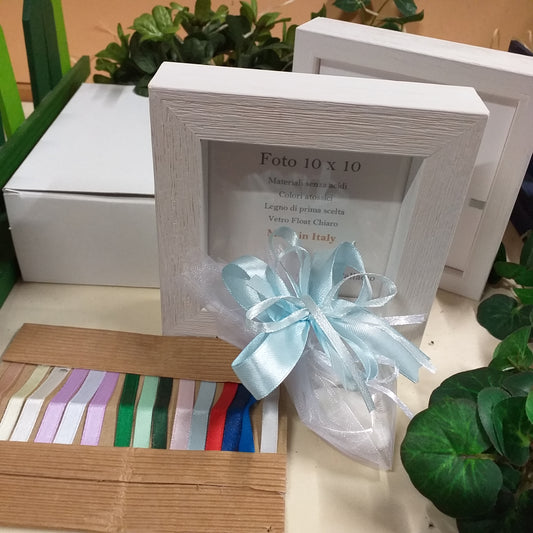 packaging confetti bianco e azzurro di cornice portafoto legno shabby bianca quadretto quadrato made in italy artigianale uso bomboniera articoli regalo natale souvenir ricordini