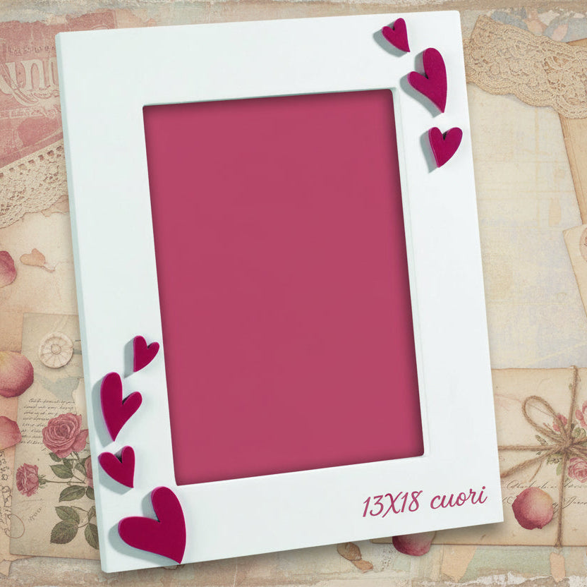 bianco rosso cornice cuoricini portafotografie idea regalo shabby chic di san valentino