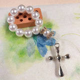 rosario bomboniera realizzato artigianale con croce resina acrilica ciondolo pendente filo cerato rondelle strass brillantini perla bianca