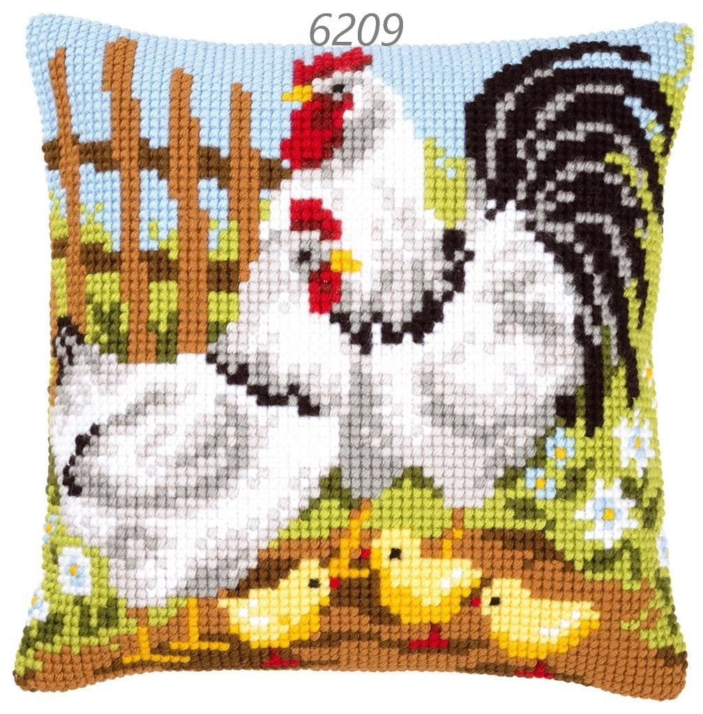 pollaio gallo gallina pulcini pasquali in campagna paesaggio kit fili schemi tela disegnata stampata colorata per ricamo mezzo punto croce canovaccio canvas cuscino