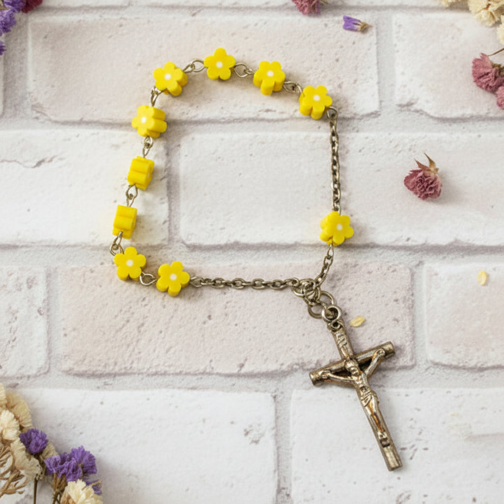 bomboniere sacre religiose Santa Cresima Santo Giorno Prima Comunione Rosario di perle decina Croce metallo zama fiorellini perline gialli
