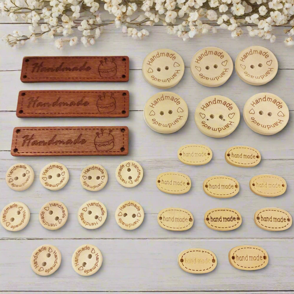 Pamtns Handmade Etichette 150 Pezzi Bottoni Fatti a Mano in Metallo Etichette Handmade Ciondoli Fatti a Mano Bottoni Decorativi Cucito Creativo Accessori Etichetta in Metallo per Fare Gioielli Pamtns Handmade Etichette 150 Pezzi Bottoni Fatti a Mano in Metallo Etichette Handmade Ciondoli Fatti a Mano Bottoni Decorativi Cucito Creativo Accessori Etichetta in Metallo per Fare Gioielli