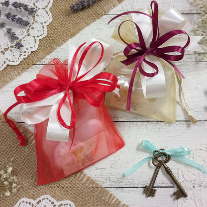 bianco rosso panna oro bordò bomboniere assortite colori bustine organza sacchetti portaconfetti colorati confezionati 5 confetti italiani bigliettino matrimonio anniversario nozze compleanno cresima comunione battesimo