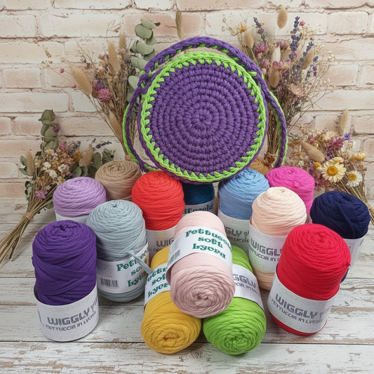 rosa pesca azzurro beige viola giallo nocciola rosso arancione verde lime blu fucsia cestino colori nuovi fettuccia lycra soft mas borse pochette clutch bag uncinetto modello circolare rotondo con tracolla bicolore