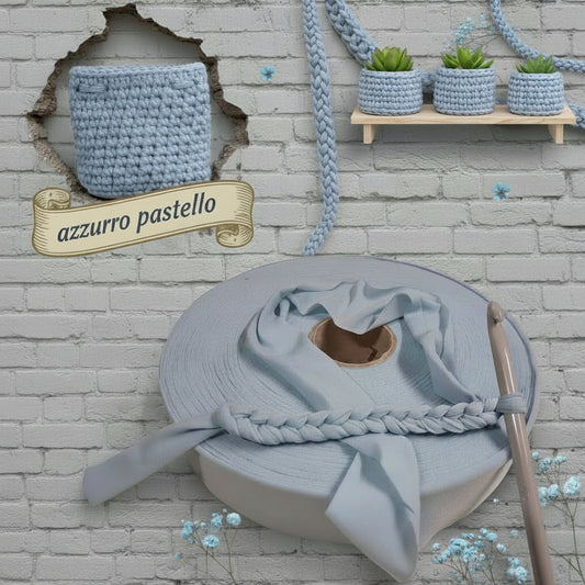 azzurro celeste pastello chiaro moda primavera pizza filato fettuccia uncinetto leggera elastica alta larga piatta lycra elastane creare borsa da sera estiva cerimonia pochette crochet clutch bags cestini stock offerte cesti fai da te

