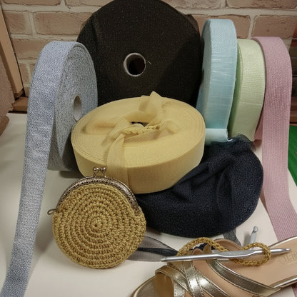 nero argento rosa antico menta glitter oro grigio giallino marrone colori fettuccia lurex glitter brillantinata borse uncinetto pochette borsellino estivo