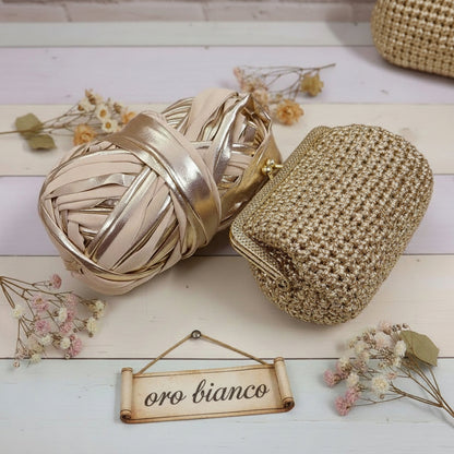 colore oro bianco chiaro Mas lycra metal poliestere elastane 100 grammi 45 metri laminata verniciata similpelle metallizzata lamè lurex fettuccia borse uncinetto crochet clutch bags pochette da cerimonia matrimonio sera regali cestini per handmade ferri maglia gomitolo