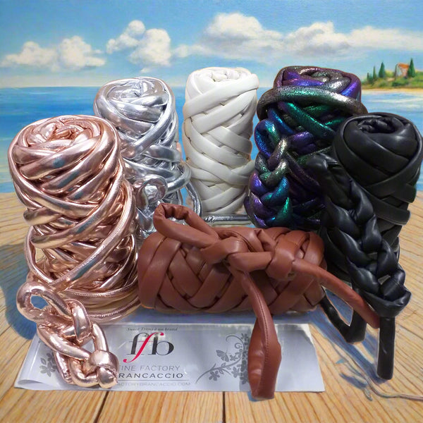 fettuccia ripiena marshmallow filato borse gigante grosso spesso imbottito chunky bags colori ecopelle bianco nero marrone metallizzati argento oro champagne scarabeo tubolare per intrecciare a mano senza uncinetto pochette shopper