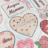 spunto per creare con divisore forma cuore plastica e pannolenci stampato del pannello scritta mamma su fondo cuoricini rosa rossi