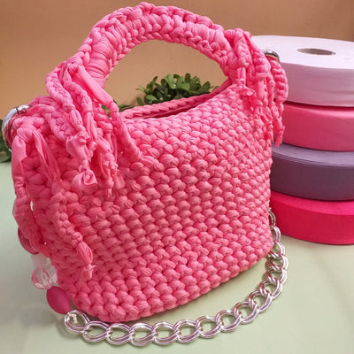 Frange pochette uncinetto borsa fettuccia lycra fucsia manico gioiello