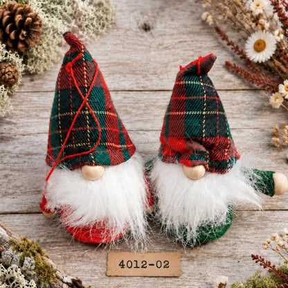 Scozzesi tartan rosso e verde piccoli gnomi nordici decorazioni addobbi albero di Natale regalini barba bianca peluche