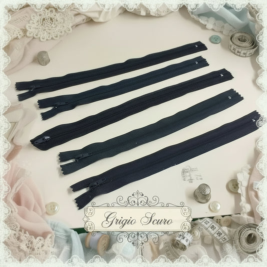 assortimento cerniere grigio scuro, chiusure lampo con zip per borse artigianali fai da te uncinetto lavori con ferri da maglia pochette stoffa clutch bags chunky borsette di cucito creativo