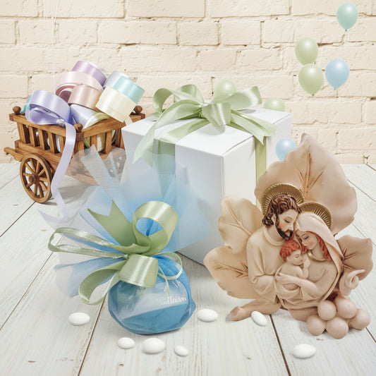 icona Sacra famiglia su foglia vite fatta di resina dipinta ricordino regalino santo religioso confezionato confetti e scatola allestimento colori pastello uso bomboniera Battesimo Comunione Cresima matrimonio