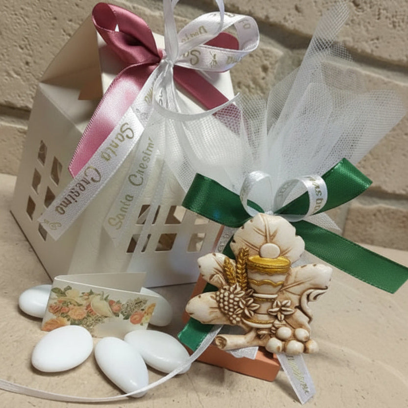 scelta colori ragazza bambina scatola casetta bianca per icona simboli Comunione calice uva Spighe Cresima bomboniera personalizzata confezionata o da confezionare fai da te nastrino stampato dorato scritta cerimonia bigliettino confetti coccarda