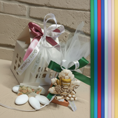 scelta colori bambini e ragazzi scatola casetta bianca per icona simboli Comunione calice uva Spighe Cresima bomboniera personalizzata confezionata o da confezionare fai da te nastrino stampato dorato scritta cerimonia bigliettino confetti coccarda