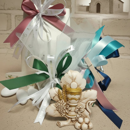 scelta colori nastrini scatola casetta bianca per icona simboli Comunione calice uva Spighe Cresima bomboniera personalizzata confezionata o da confezionare fai da te nastrino stampato dorato scritta cerimonia bigliettino confetti coccarda