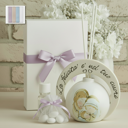 packaging lilla lavanda icona moderna Sacra Famiglia bomboniera religiosa utile diffusore ambiente profumatore confezionata scatola nastro sacchetto tulle di confetti essenza profumata scelta colori nastrino , allestimento Prima Comunione Battesimo Santa Cresima matrimonio anniversario nozze