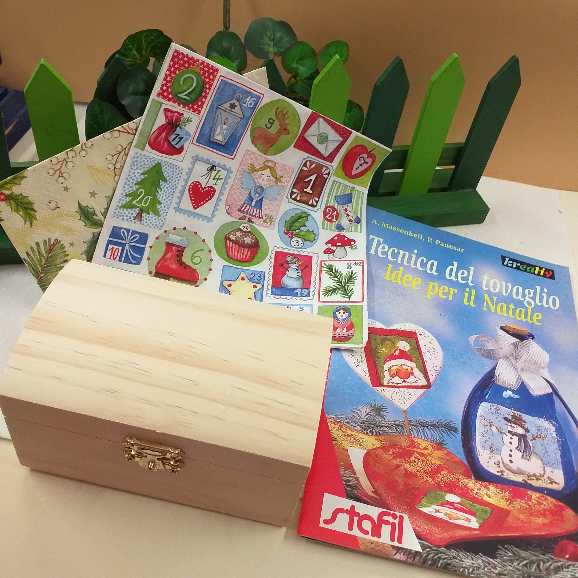 kit fai da te 2 tovaglioli agrifoglio calendario avvento scatola legno cofanetto scrigno manuale tecnica tovagliolo idee natalizie