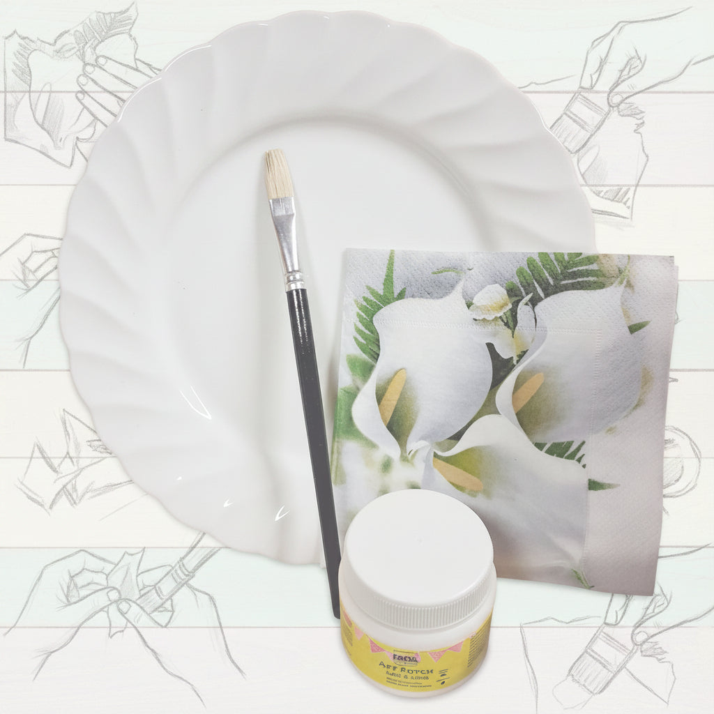 Piatto ceramica bianca per tecnica découpage tovagliolo di carta colla pennello tema calle