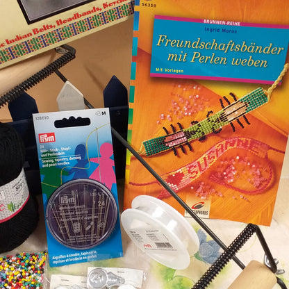 telaio per perline 30 cm kit fai da te braccialetti dell'amicizia manuale tedesco rocailles conteria colorate set aghi infilaperle rigidi perlgarn cordoncino cotone filo nylon trasparente schemi scritte nomi Susanne coccinelle