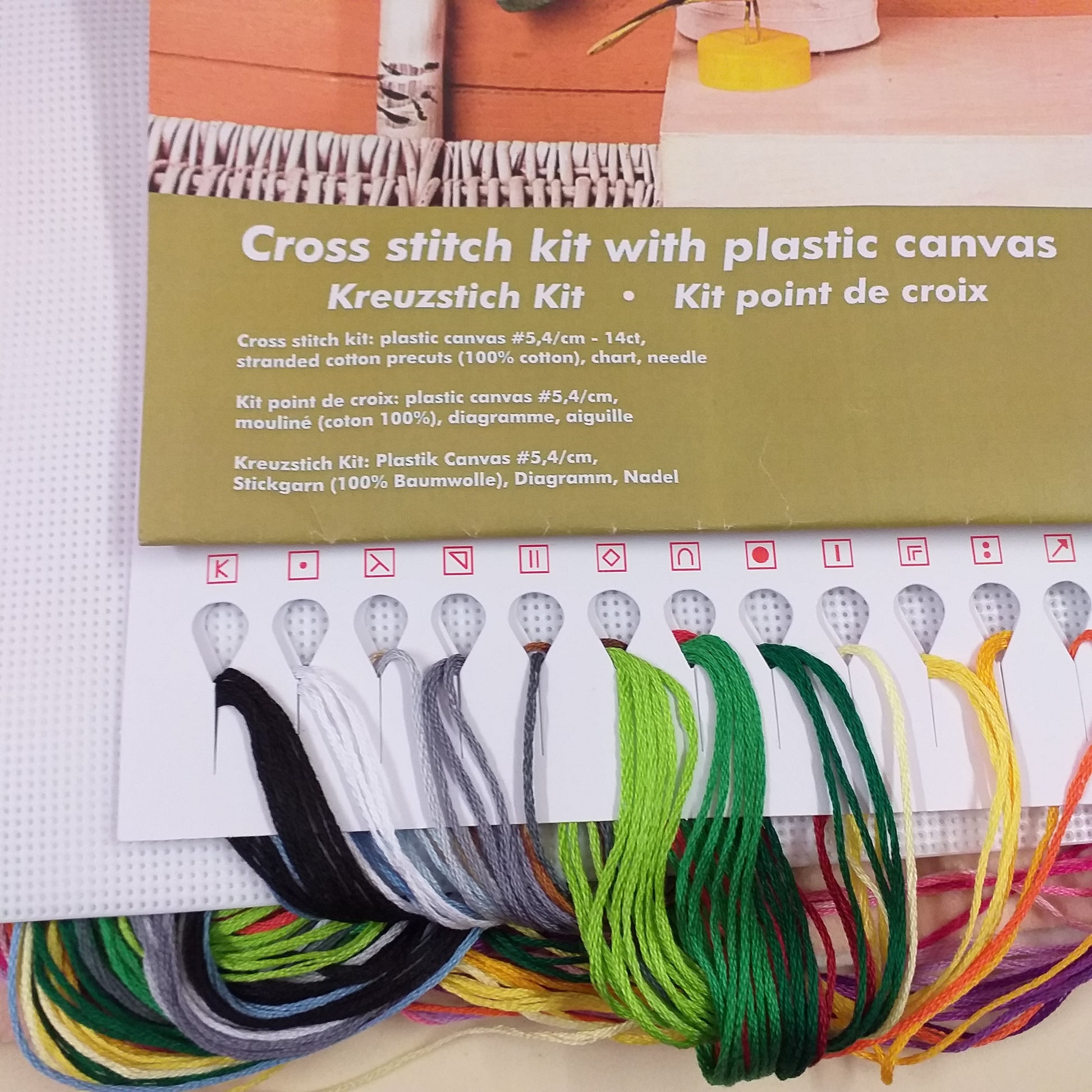 kit da ricamare uova pasquali cross stitch kit with plastic canvas articolo 7667 set di 4 design con fili da ricamo schemi tela aida plasticata canvas quadretti 5,4 cm 14 ct