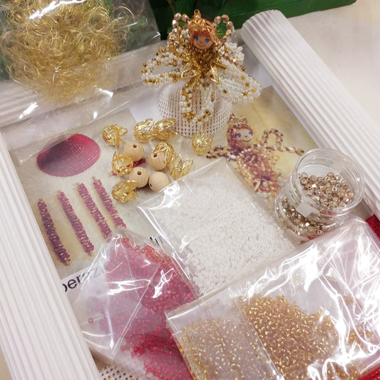 cappette testine sfaccettate rocailles di conteria capelli d'angelo Kit fai da te bamboline perline Natale di angioletti istruzioni tutorial fotografici schemi cartamodelli perle idee decorazioni natalizie addobbi albero