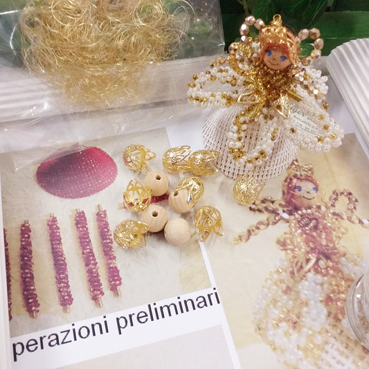 cappette testine capelli d'angelo Kit fai da te bamboline perline Natale di angioletti istruzioni tutorial fotografici schemi cartamodelli perle idee decorazioni natalizie addobbi albero