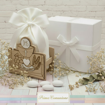 bianco e scelta colori pastello confezionamento sacchetto con Calice Vangelo spighe uva legno immagini sacre icone bomboniere Comunione Cresima confetti bigliettino nastro confezionate scatola e nastrino