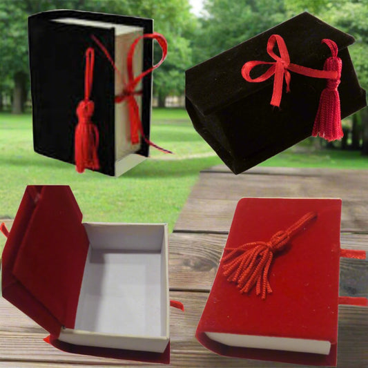 scatoline portaconfetti laurea bomboniere velluto colore rosso nero nappina rossa forma libro rivestito per packaging confezionamento confetti