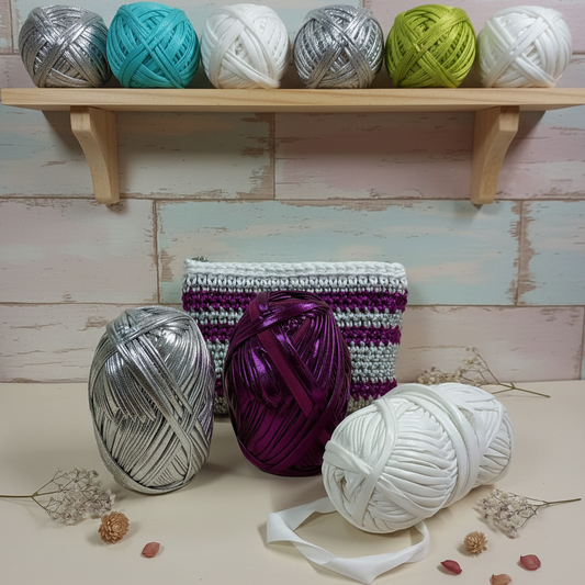 bianco argento viola turchese verde kiwi cangiante madreperlato shop MAS fettuccia lycra laminata metallizzata lamè lurex iridescente gomitoli uso uncinetto ferri da maglia pochette clutch bags portamonete portaocchiali