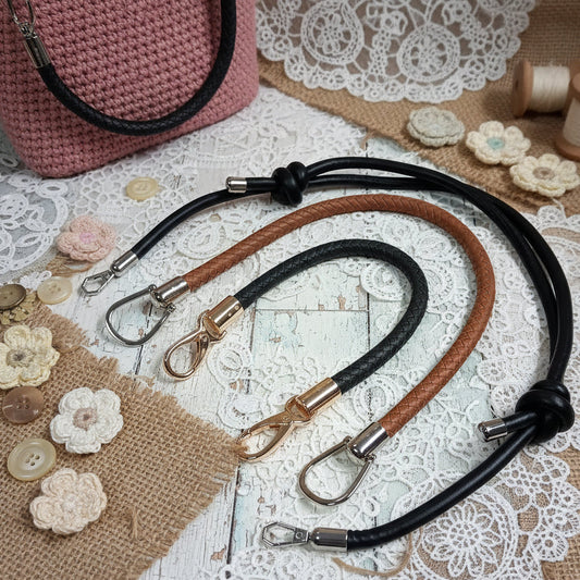 colore beige tinta cuoio nero manico ecopelle intrecciata corda liscia con attacchi finali per borse artigianali uncinetto pochette di stoffa tessuto ricamato clutch bags estive moda mare shopper di paglia rafia cordino