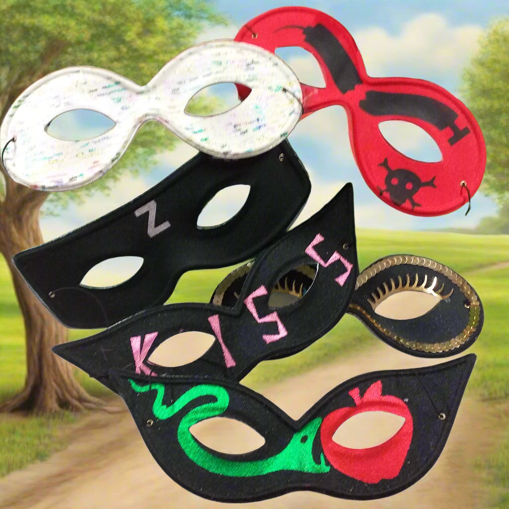 vetrina bianco glitter rosso scritte nero kiss mela serpente paillettes oro vetrina maschere carnevale adulti per occhi nere colorate con elastico