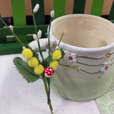 segnaposto mazzetto mazzolino pick piccolo mimosa finta artificiale confezionata con foglie boccioli pistilli funghetto per mini bouquet festa della donna 8 marzo idea regalo