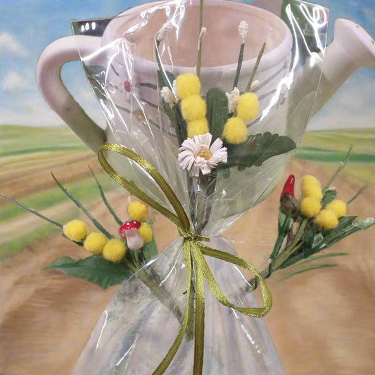 segnaposto mazzetto mazzolino pick piccolo mimosa finta artificiale confezionata con foglie boccioli pistilli peperoncino funghetto margherita in sacchetto trasparente per mini bouquet festa della donna 8 marzo idea regalo