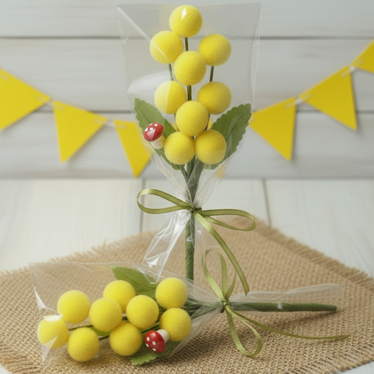 segnaposto mazzetto mazzolino pick piccolo mimosa finta artificiale confezionata con foglie boccioli pistilli funghetto per mini bouquet festa della donna 8 marzo idea regalo