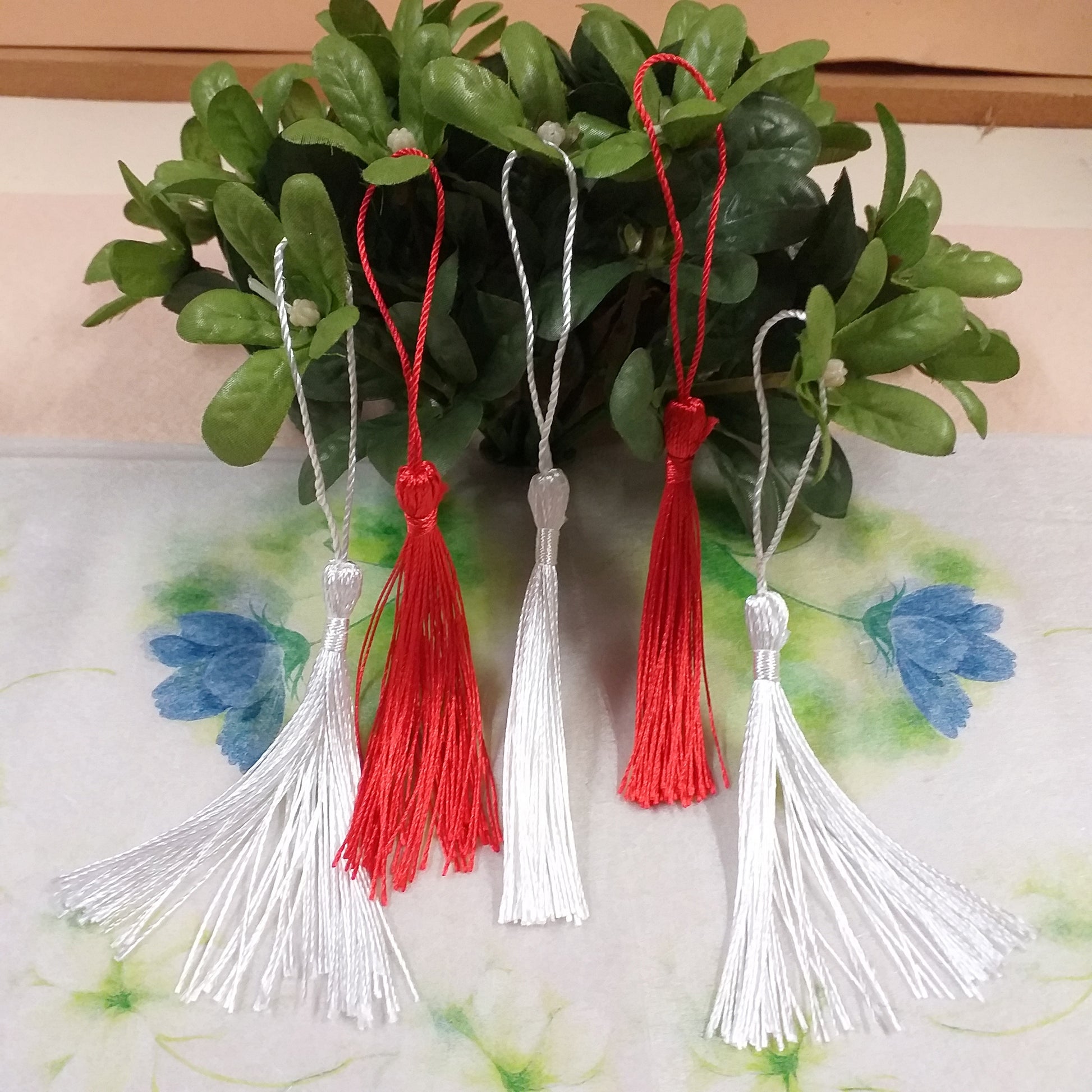 nappine colorate rosse bianche decorative applicazioni fai da te bomboniere e segnalibro laurea comunione cresima matrimonio packaging ricordini souvenir