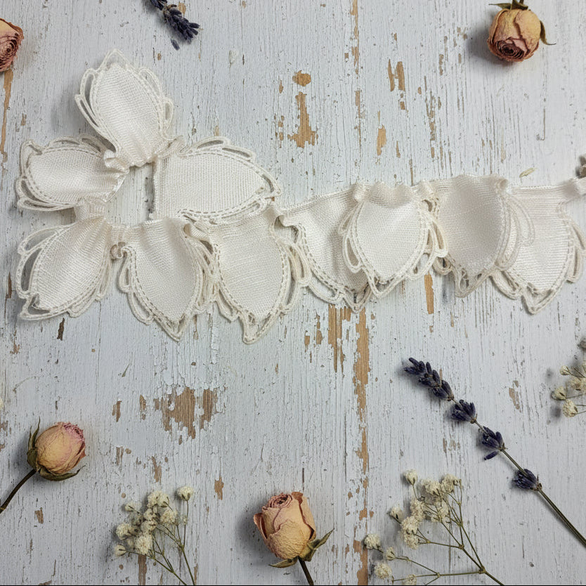 colore avorio nastro portaconfetti tela bouclè e velo forma petali foglie per  coccarde con tirante da confezionare con confetti per segnaposto e bomboniere