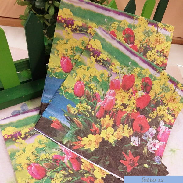 tulipani rossi rosa gigli fiorellini bouquet mazzo da giardino tovaglioli di carta per decoupage Pasqua uso lavoretti creativi bambini decorazioni addobbi