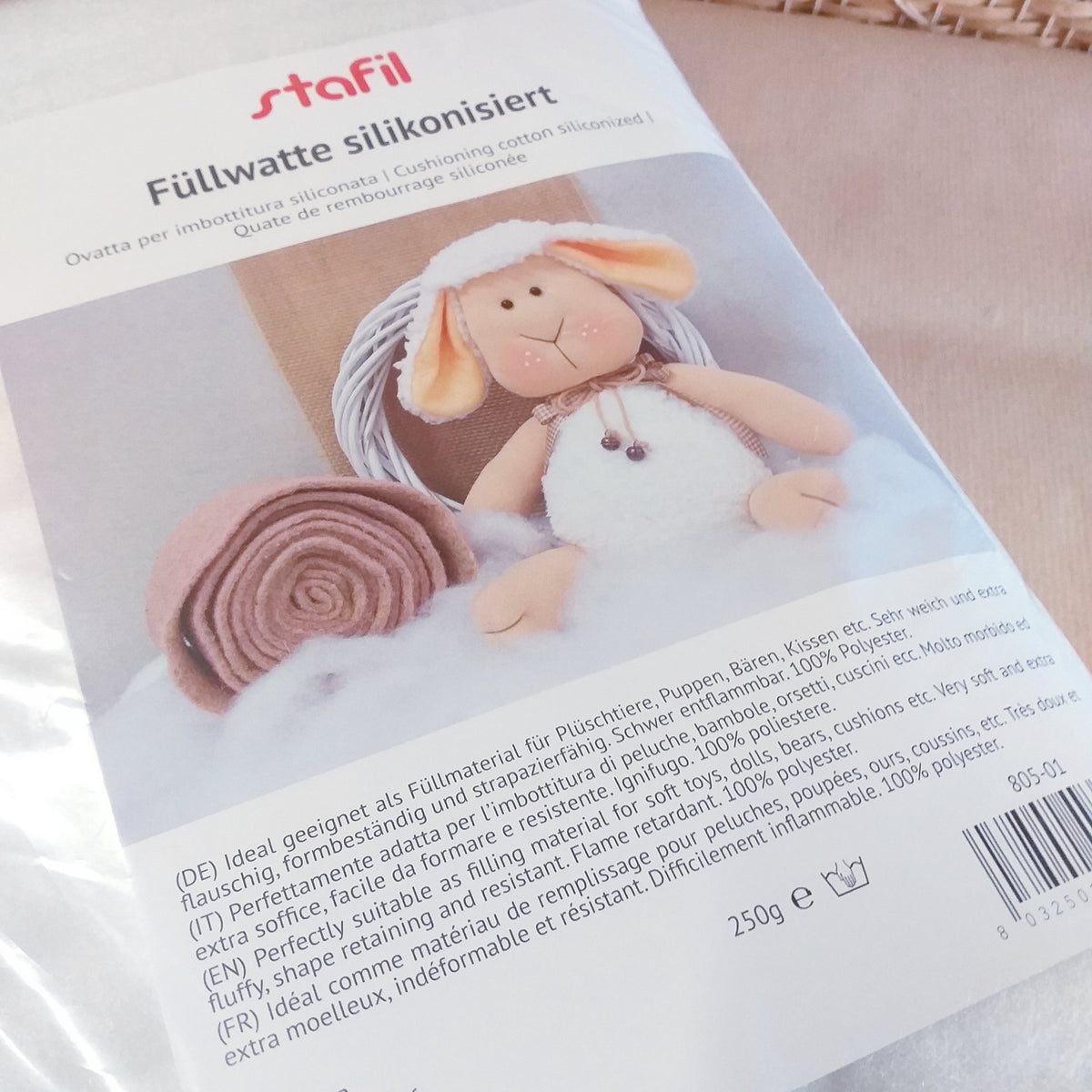 perfettamente adatta per imbottitura peluche bambole orsetti di pezza stoffa cuscini imbottitura siliconata morbidissima extra soffice, facile modellismo, resistenza, ignifugo, 100% poliestere, sacca 250 g lavabile Stafil 805-01