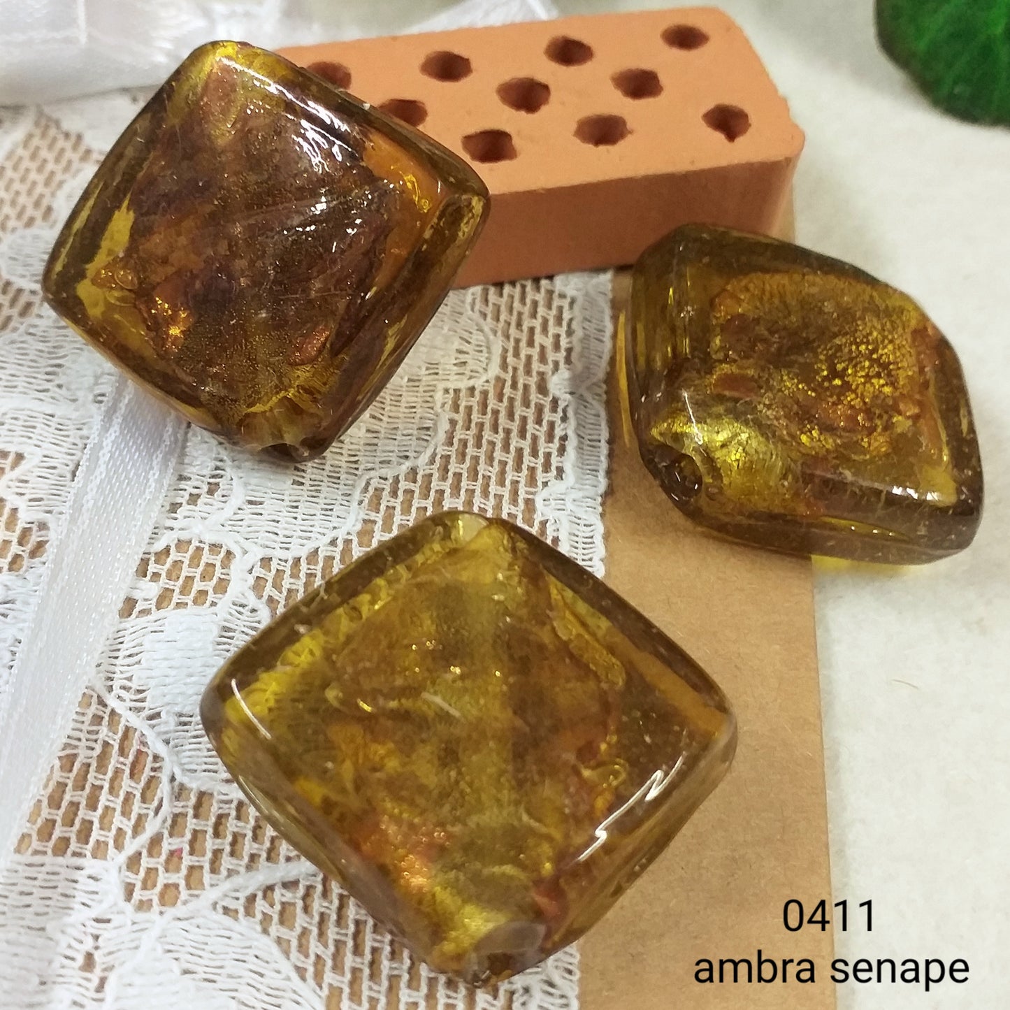 piastra ambra senape rombo equilatero perle pendenti forma rotonda accessori creare ciondoli collane stile Murano Venezia bigiotteria fai da te