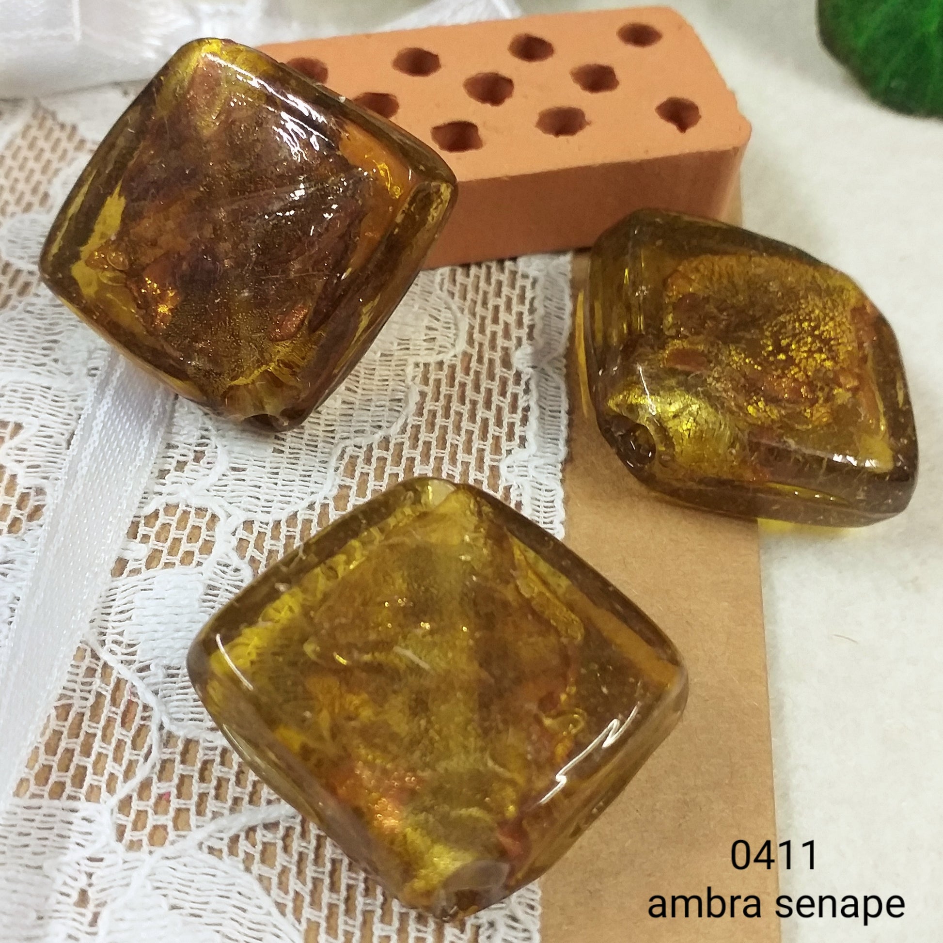piastra ambra senape rombo equilatero perle pendenti forma rotonda accessori creare ciondoli collane stile Murano Venezia bigiotteria fai da te