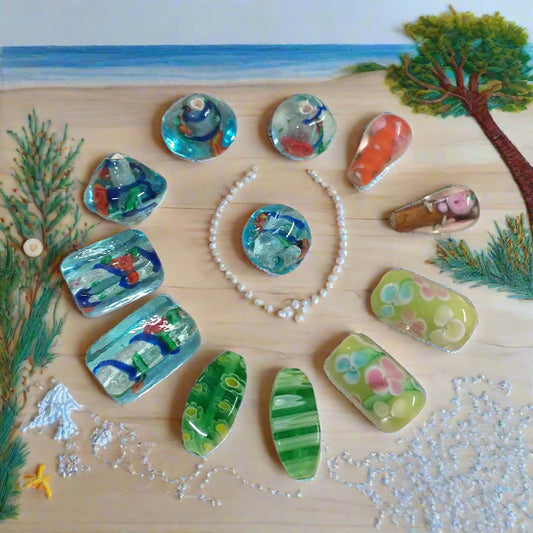 perline di vetro forme particolari perle a fiore medaglie con murrine multicolori e roselline stile-venezia murano olive foglie per collane fai da te creare bijoux bigiotteria orecchini ciondoli bracciali anelli