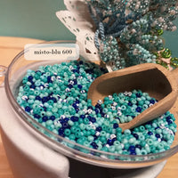 mix blu turchese acquamarina colori rocailles perline in vetro lucido creazioni fiori di Venezia uso hobby alberelli piante bonsai