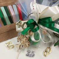 scelta colori nastrino albero della vita portachiavi eco-friendly legno naturale matrimonio uso bomboniera confezionata confetti bigliettino o anniversario matrimonio cinquantesimo venticinquesimo da personalizzare simboli di plastica fedi numero 40 25 50