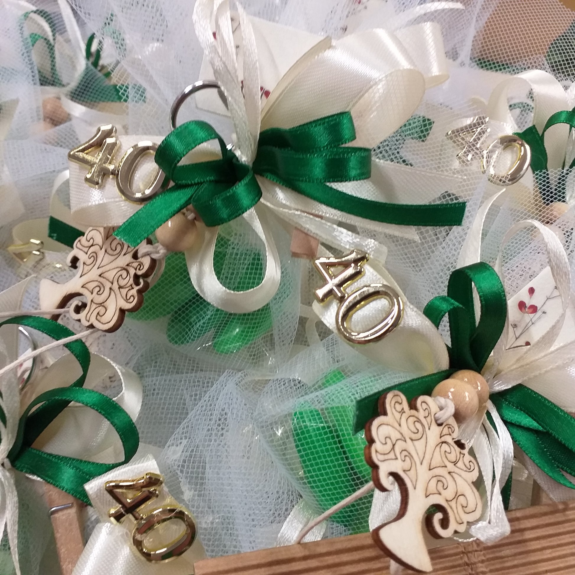 confettata di albero della vita portachiavi eco-friendly legno naturale matrimonio uso bomboniera confezionata confetti bigliettino o anniversario matrimonio cinquantesimo venticinquesimo da personalizzare simboli di plastica numero 40 