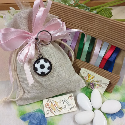 coccarda rosa souvenir ciondolo portachiavi pallone di calcio anello catenella ricordino gadget confezionato sacchetto confetti rustico bomboniera bigliettini Comunione Cresima bambina ragazzina
